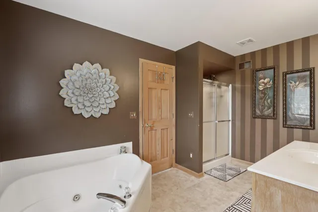 $699,900 | S91W31622 Mary's Court, Mukwonago, WI 53149