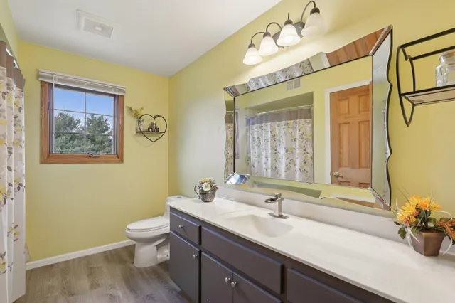 $699,900 | S91W31622 Mary's Court, Mukwonago, WI 53149