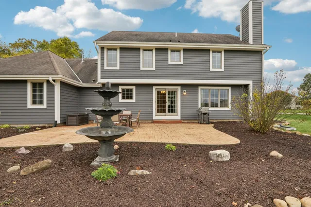 $699,900 | S91W31622 Mary's Court, Mukwonago, WI 53149