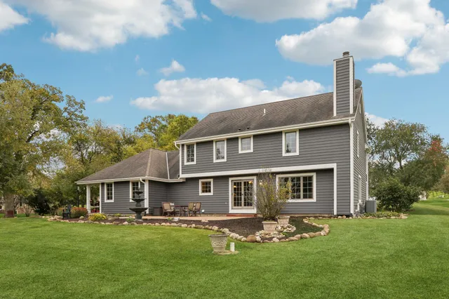 $699,900 | S91W31622 Mary's Court, Mukwonago, WI 53149