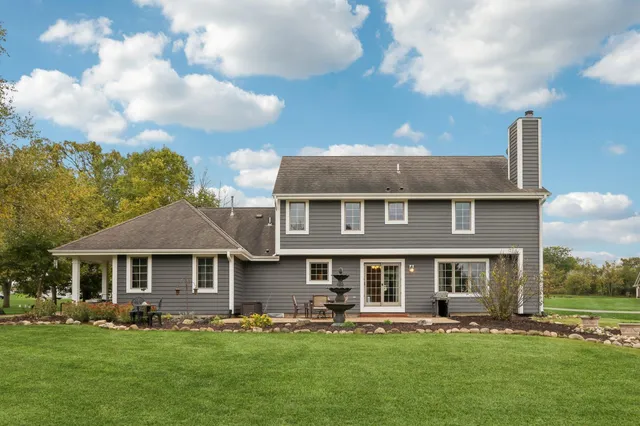 $699,900 | S91W31622 Mary's Court, Mukwonago, WI 53149