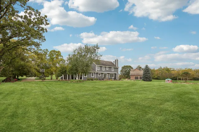 $699,900 | S91W31622 Mary's Court, Mukwonago, WI 53149