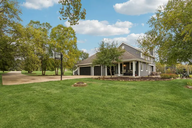 $699,900 | S91W31622 Mary's Court, Mukwonago, WI 53149