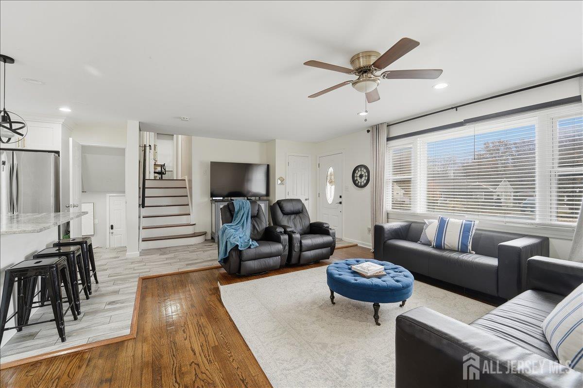 10 Maplehurst Lane Piscataway, NJ 08854 - Photo 3 of 28 a living room with furniture