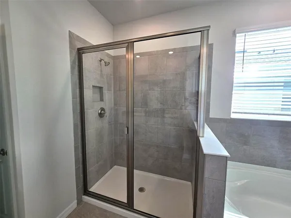 $2,800 | 611 160th Street East, Bradenton, FL 34212