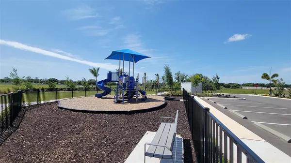 $2,800 | 611 160th Street East, Bradenton, FL 34212