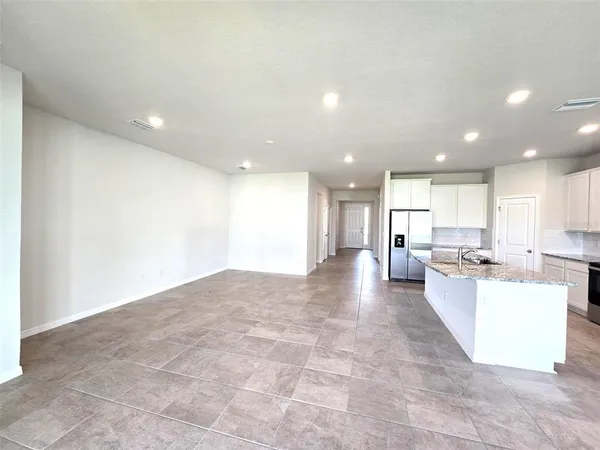 $2,800 | 611 160th Street East, Bradenton, FL 34212