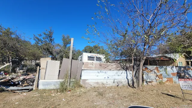 $45,000 | 126 Viewpoint Drive, Poteet, TX 78065