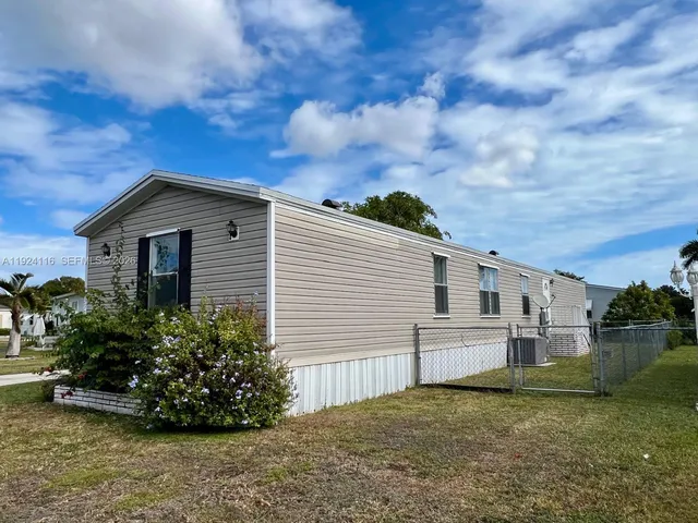$2,000 | 35303 Southwest 180th Avenue, Unit 399, Homestead, FL 33034