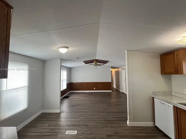 $2,000 | 35303 Southwest 180th Avenue, Unit 399, Homestead, FL 33034