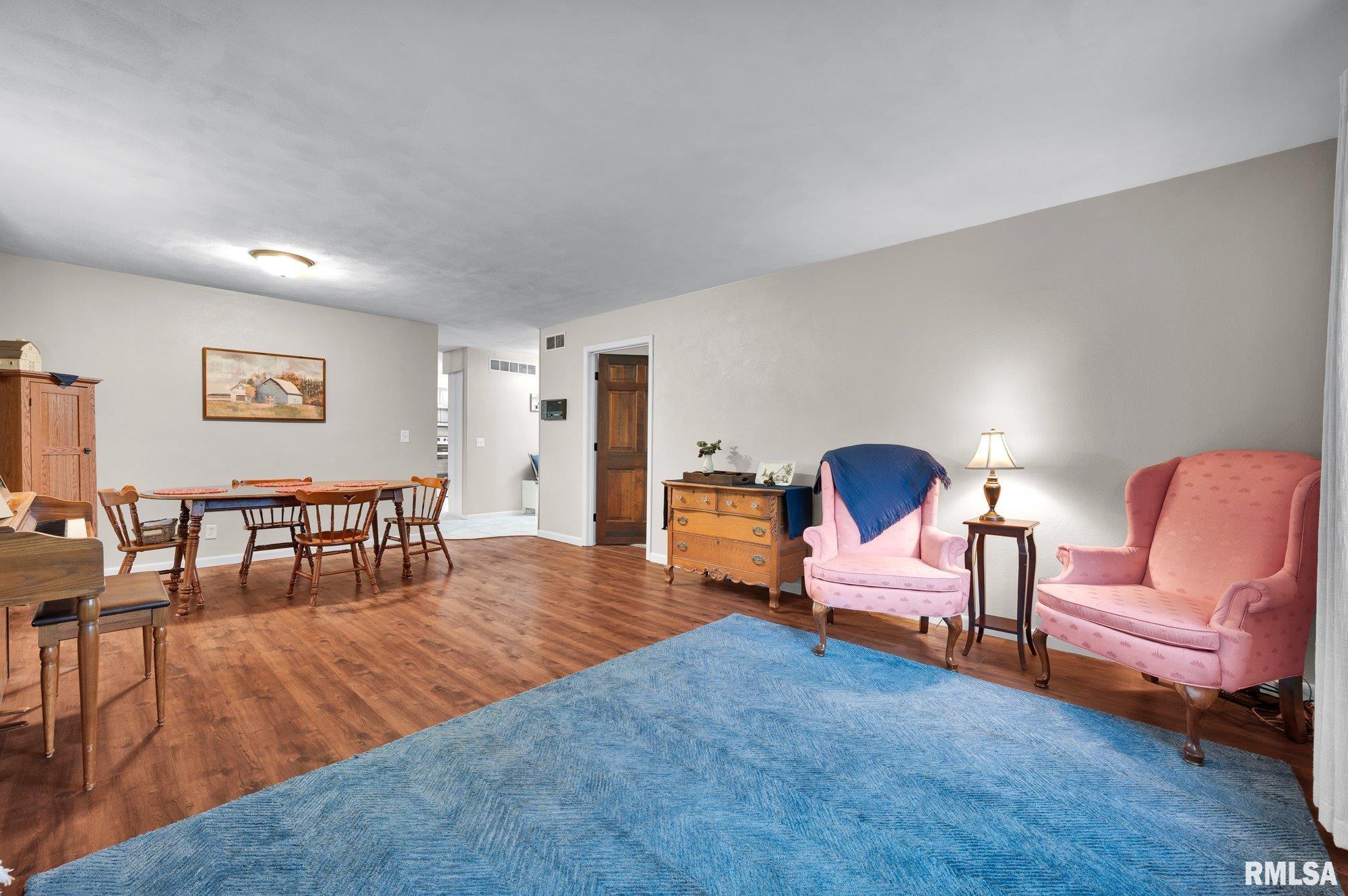 17 Marion Point Pekin, IL 61554 - Photo 5 of 45 Gallery Image 5