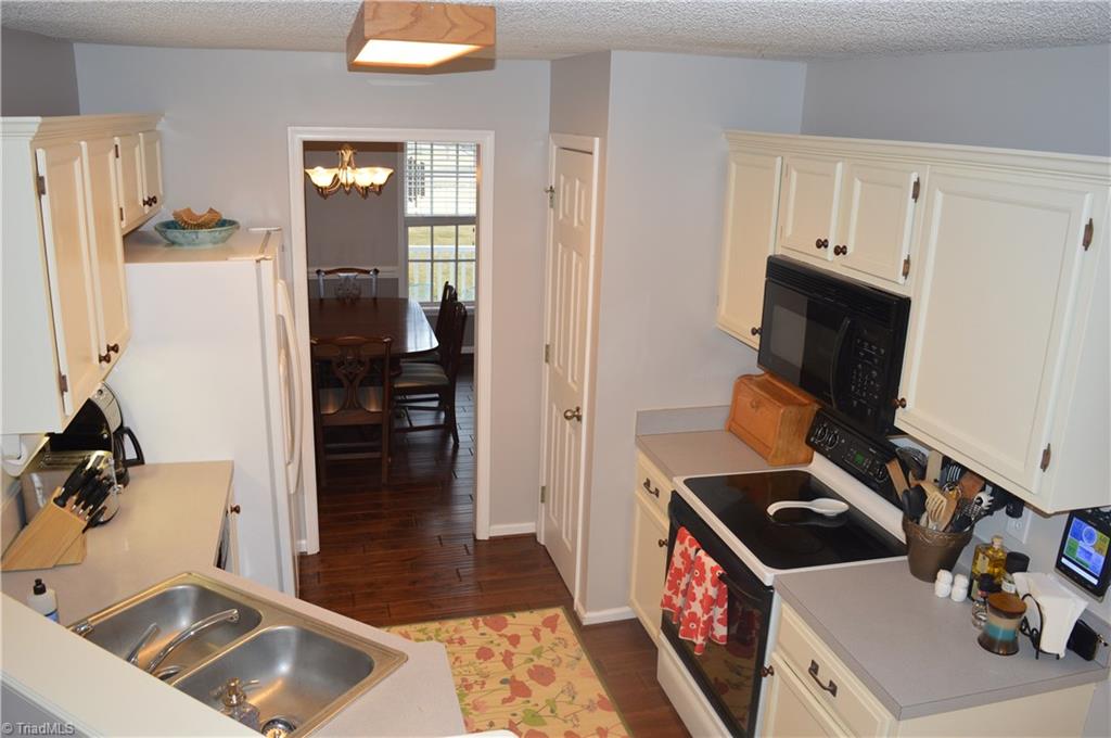 7546 Strawberry Road Summerfield, NC 27358 - Photo 11 of 26 Gallery Image 11