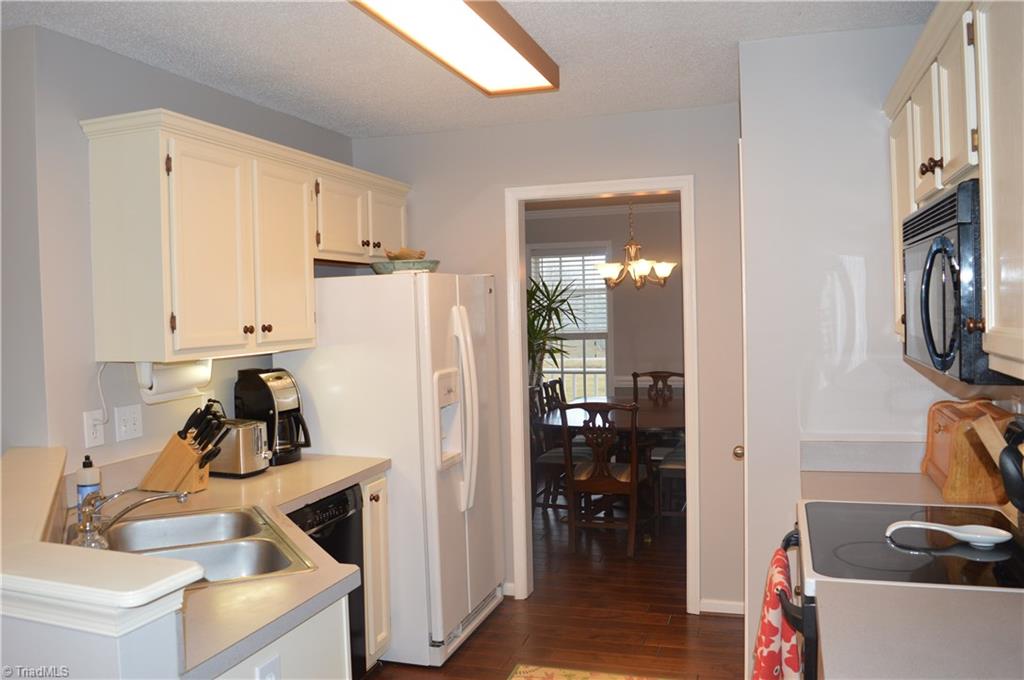 7546 Strawberry Road Summerfield, NC 27358 - Photo 5 of 26 Gallery Image 5