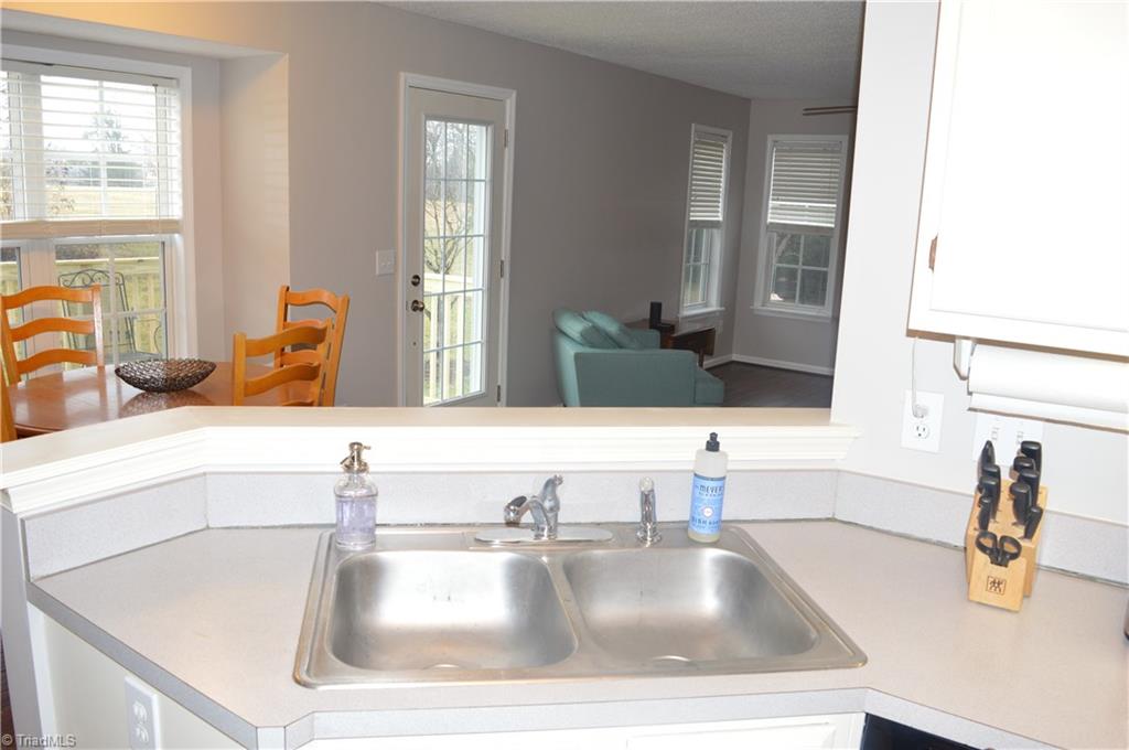 7546 Strawberry Road Summerfield, NC 27358 - Photo 9 of 26 Gallery Image 9