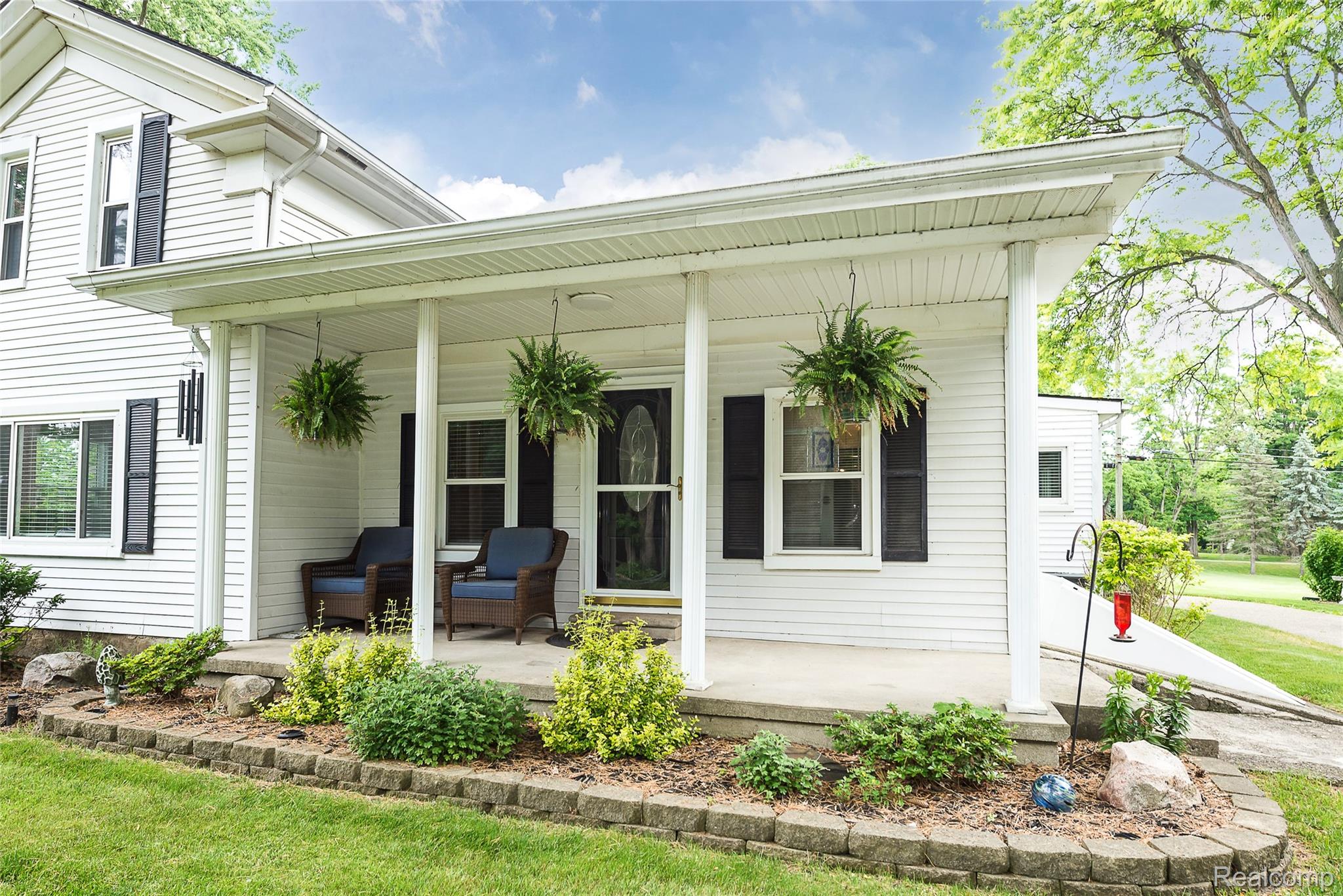 9137 Maltby Road Brighton, MI 48116 - Photo 4 of 40 DSC_14a.jpg