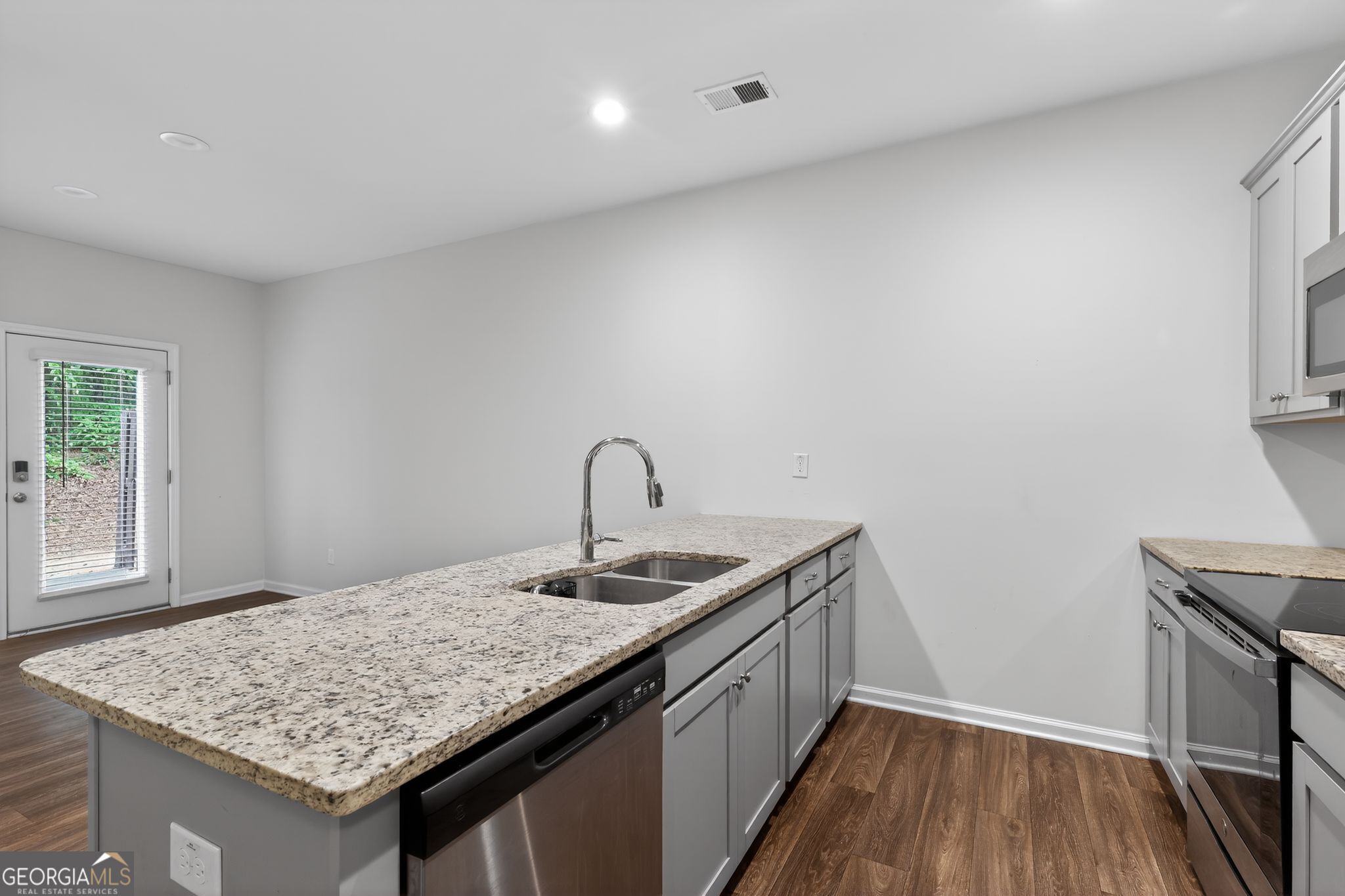 3122 Meadowstone Lane Southwest Atlanta, GA 30331 - Photo 4 of 18