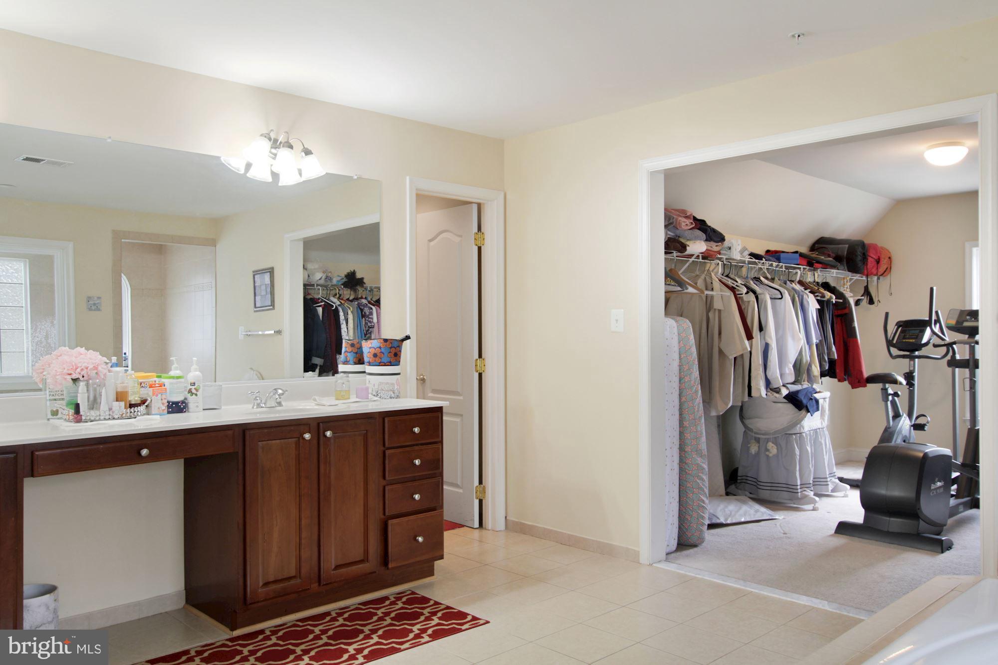 6803 Ironbridge Lane Laurel, MD 20707 - Photo 28 of 60 Huge Master bathroom suite