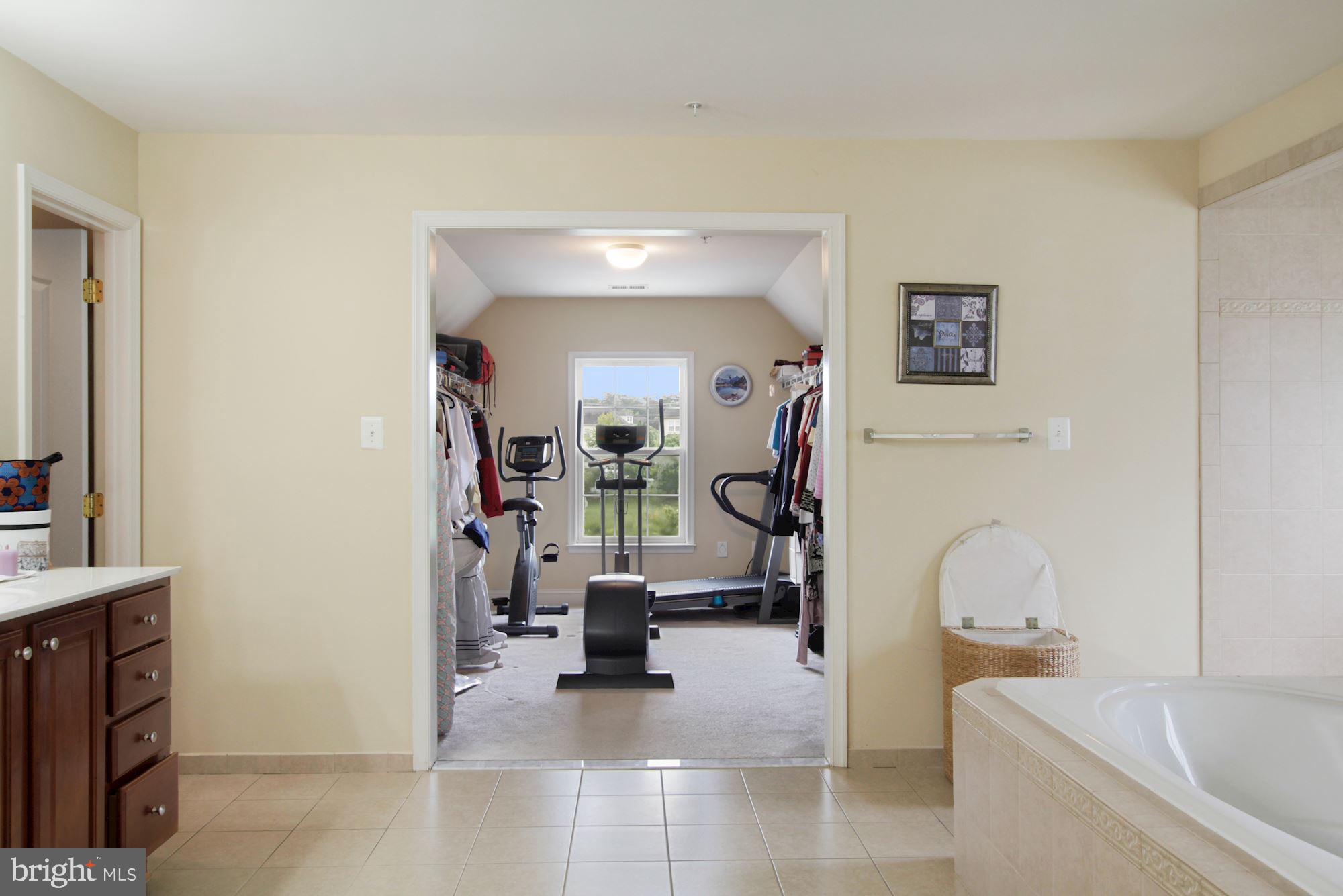 6803 Ironbridge Lane Laurel, MD 20707 - Photo 29 of 60 Huge Master bathroom suite