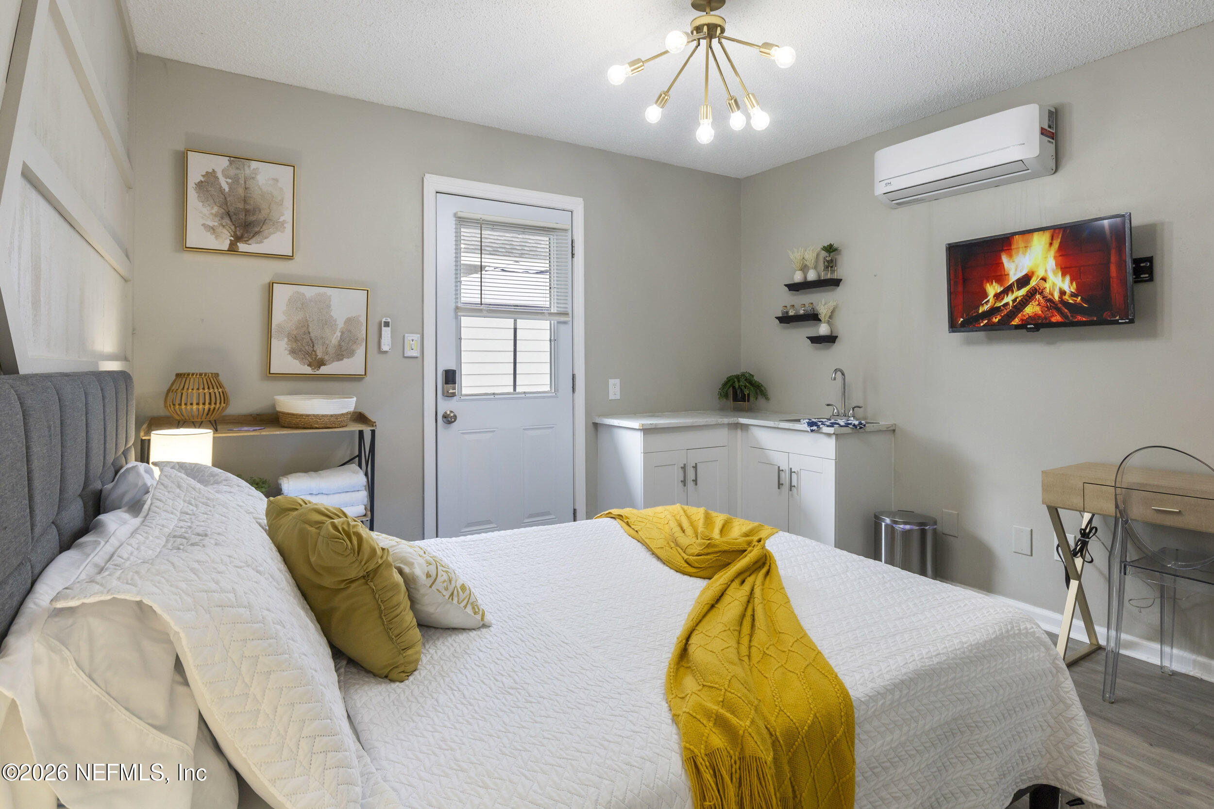 11558 St Josephs Road Jacksonville, FL 32223 - Photo 11 of 46 5_guest room 1a