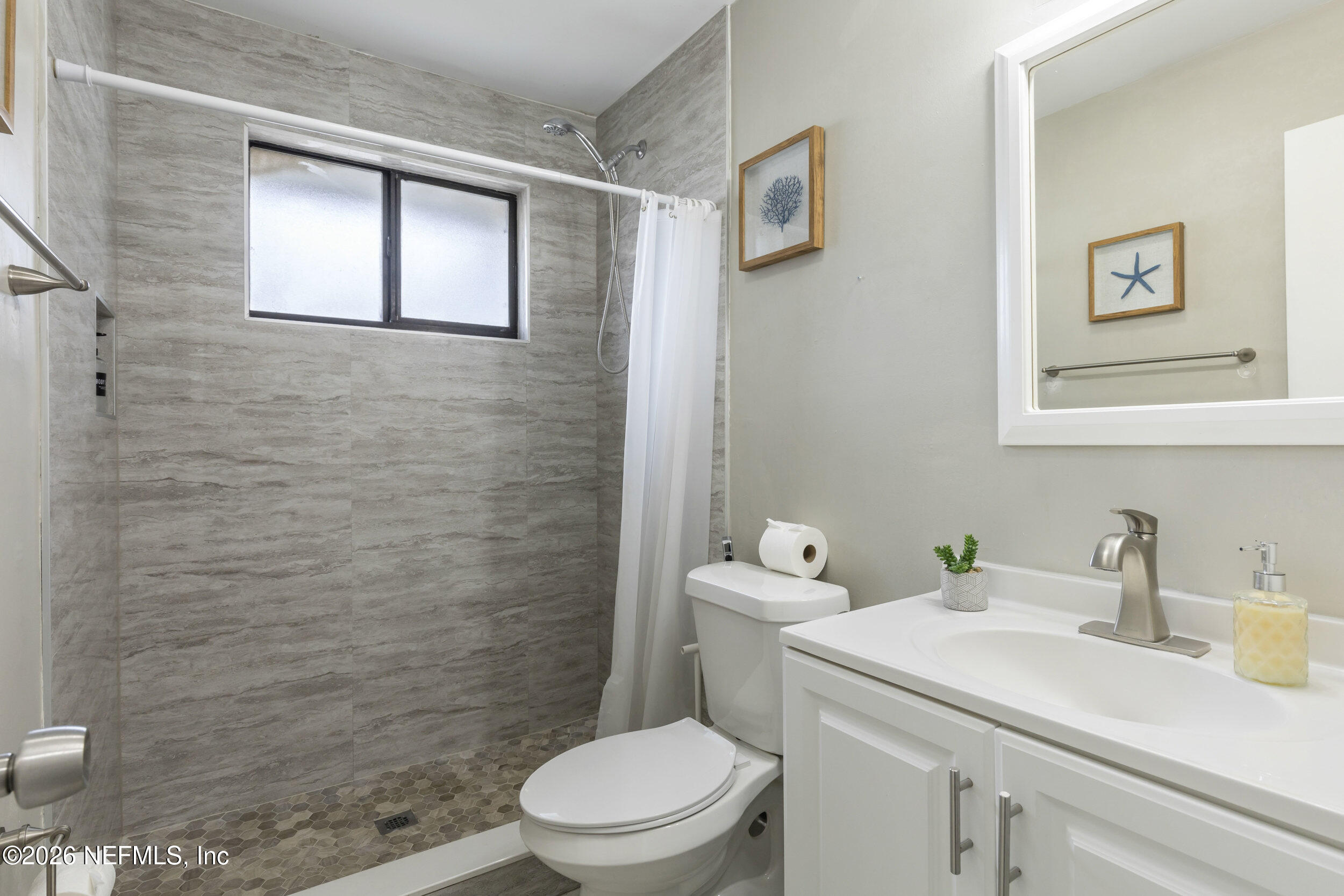 11558 St Josephs Road Jacksonville, FL 32223 - Photo 27 of 46 25_guest bathroom 1