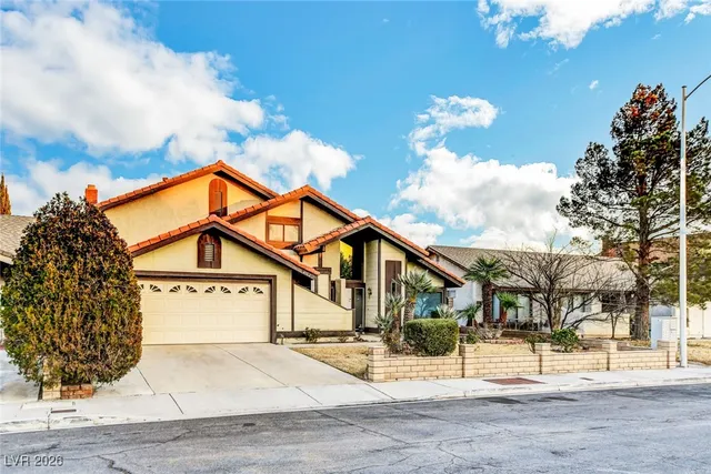 $2,895 | 4762 Torrence Drive, Las Vegas, NV 89103