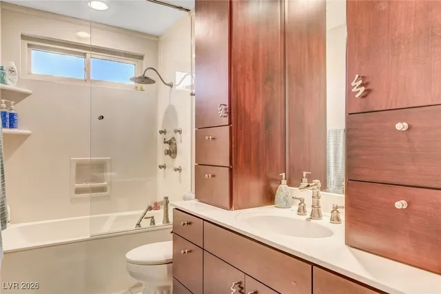 $2,895 | 4762 Torrence Drive, Las Vegas, NV 89103