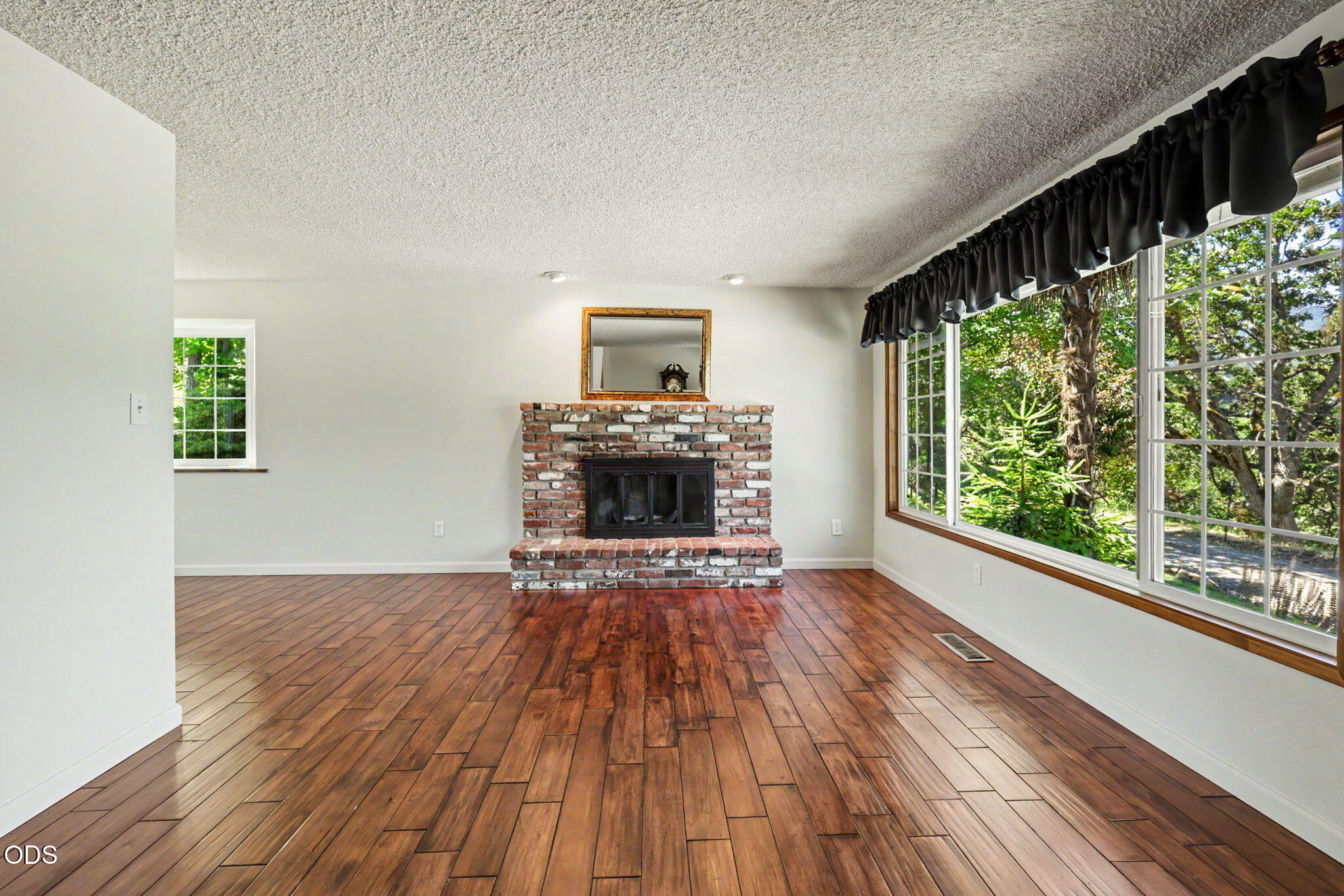 7355 Wagner Creek Road Talent, OR 97540 - Photo 8 of 73