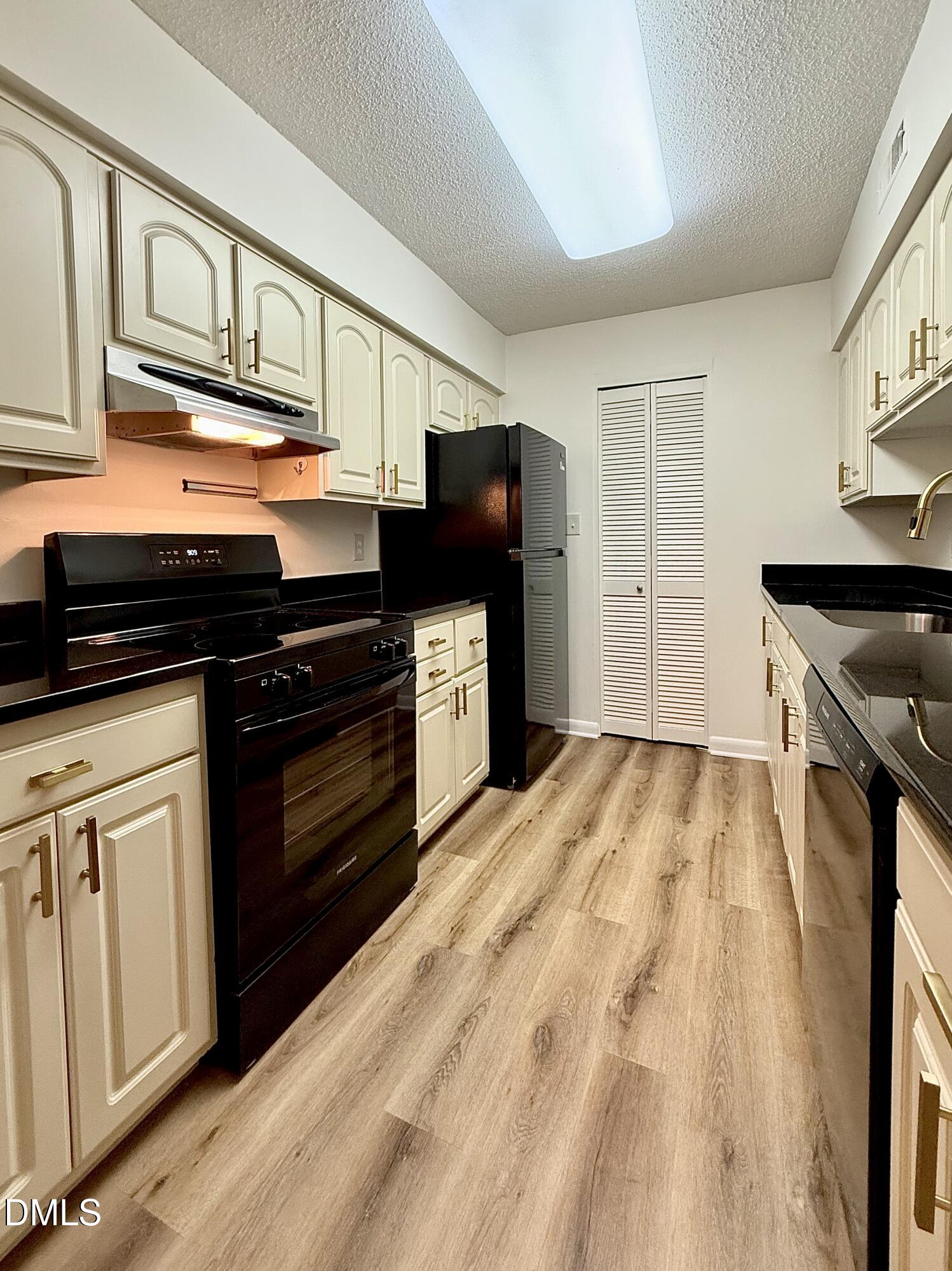 4709 Edwards Mill Road, Unit D Raleigh, NC 27612 - Photo 9 of 20 IMG_6900