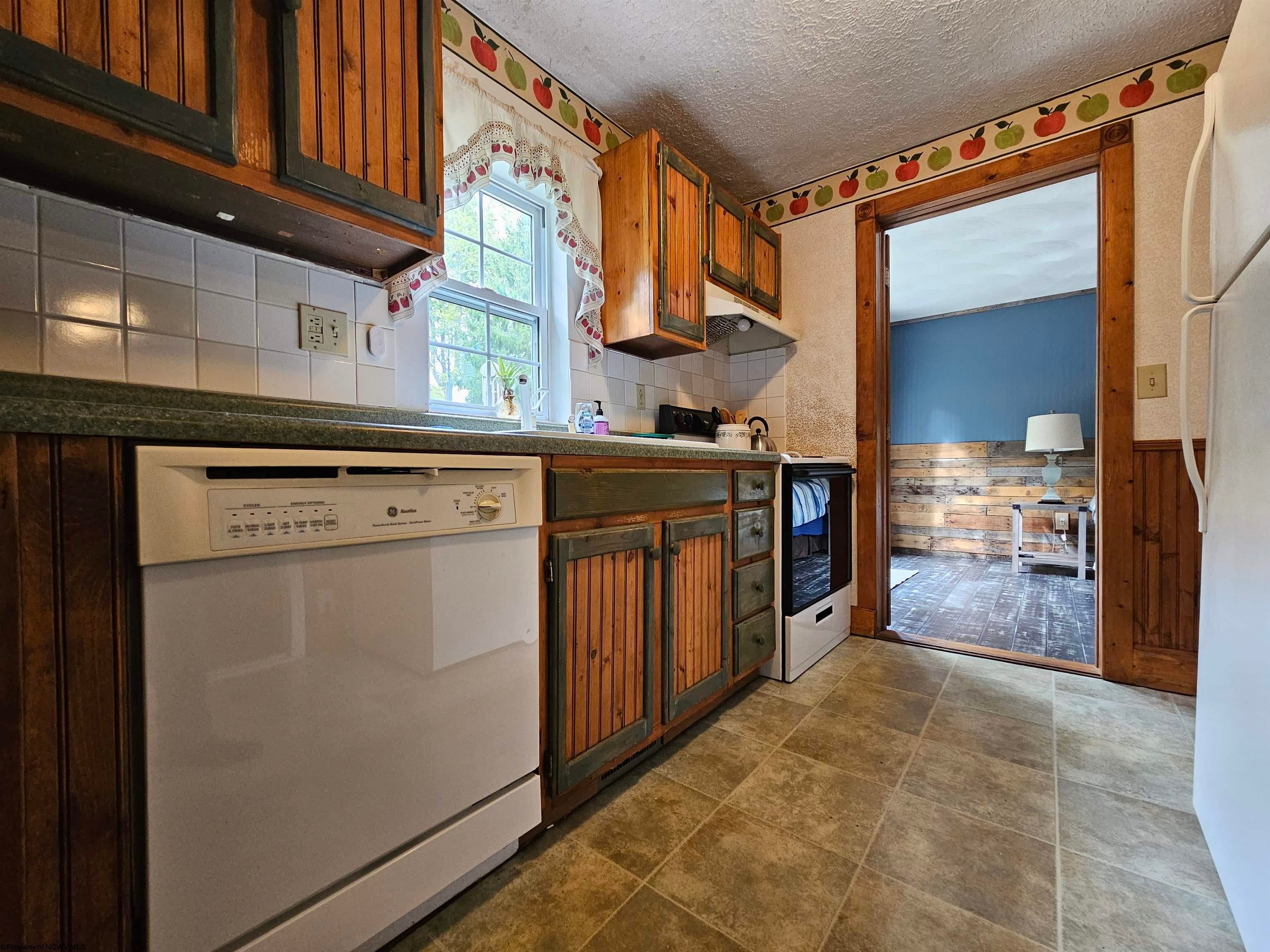 117 Hallhurst Road Fairmont, WV 26554 - Photo 18 of 29 Gallery Image 18