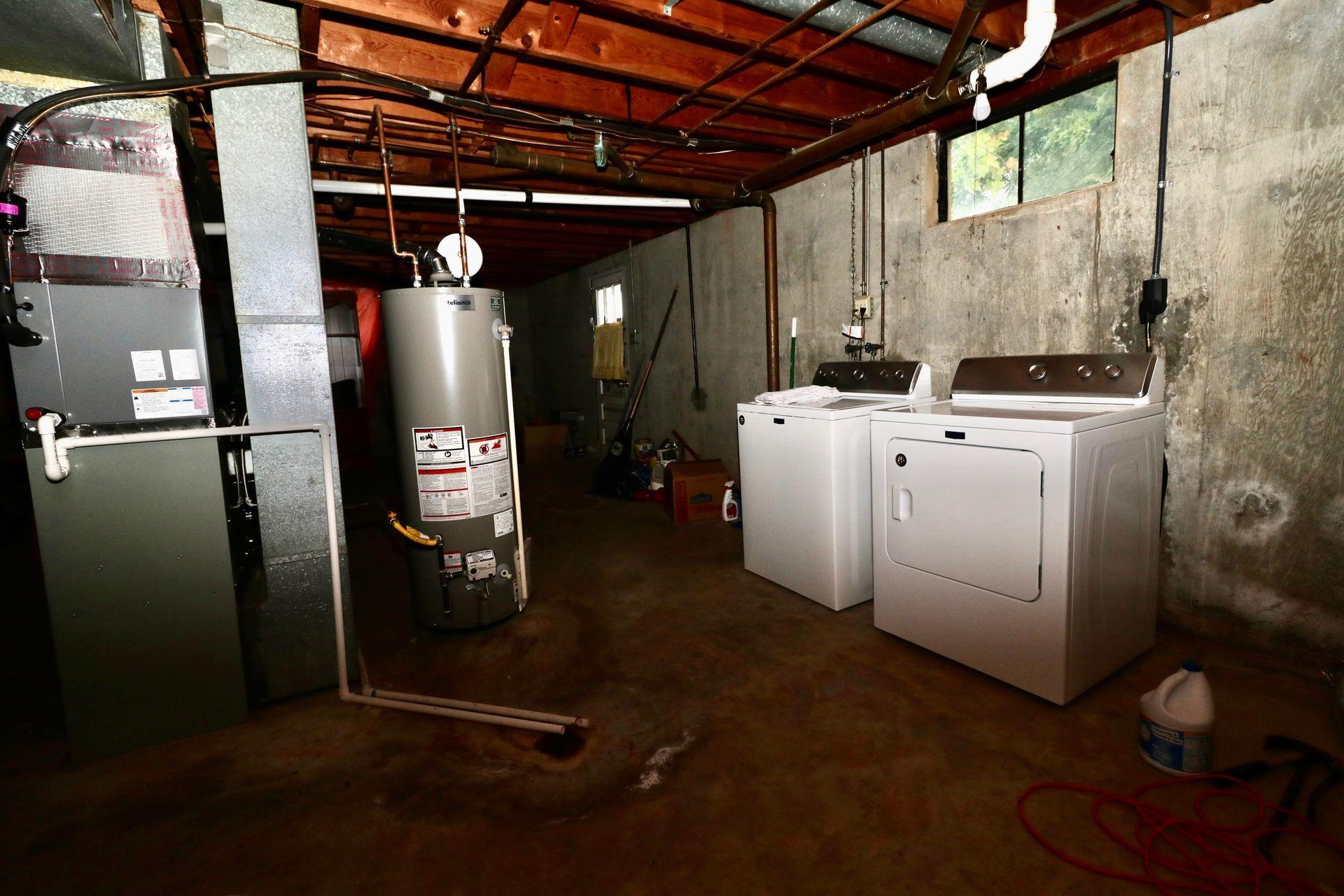 901 Olney Road Vinton, VA 24179 - Photo 33 of 42 a utility room with dryer and washer