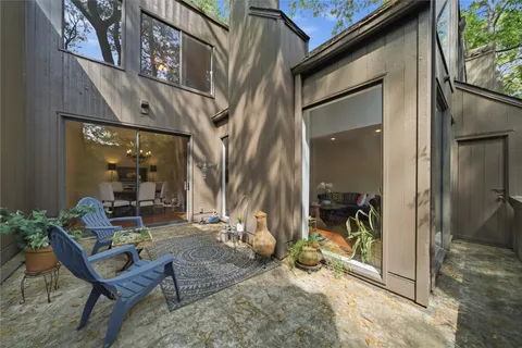 $315,000 | 160 Litchfield Lane, Houston, TX 77024