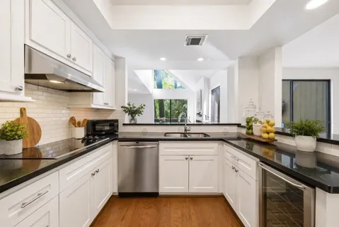 $315,000 | 160 Litchfield Lane, Houston, TX 77024