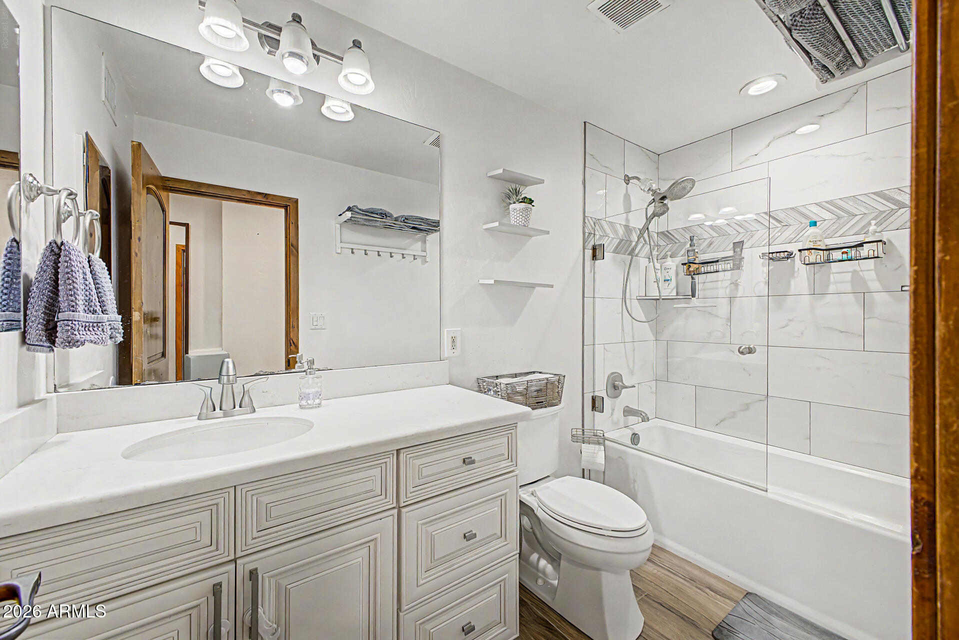 3109 North Gilbert Road Mesa, AZ 85203 - Photo 28 of 71 25-Gilbert