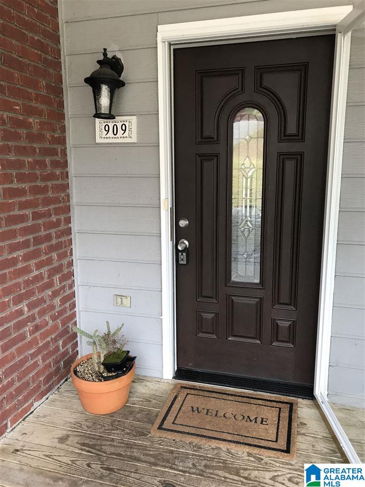 909 Stonewood Road Helena, AL 35080 - Photo 2 of 39