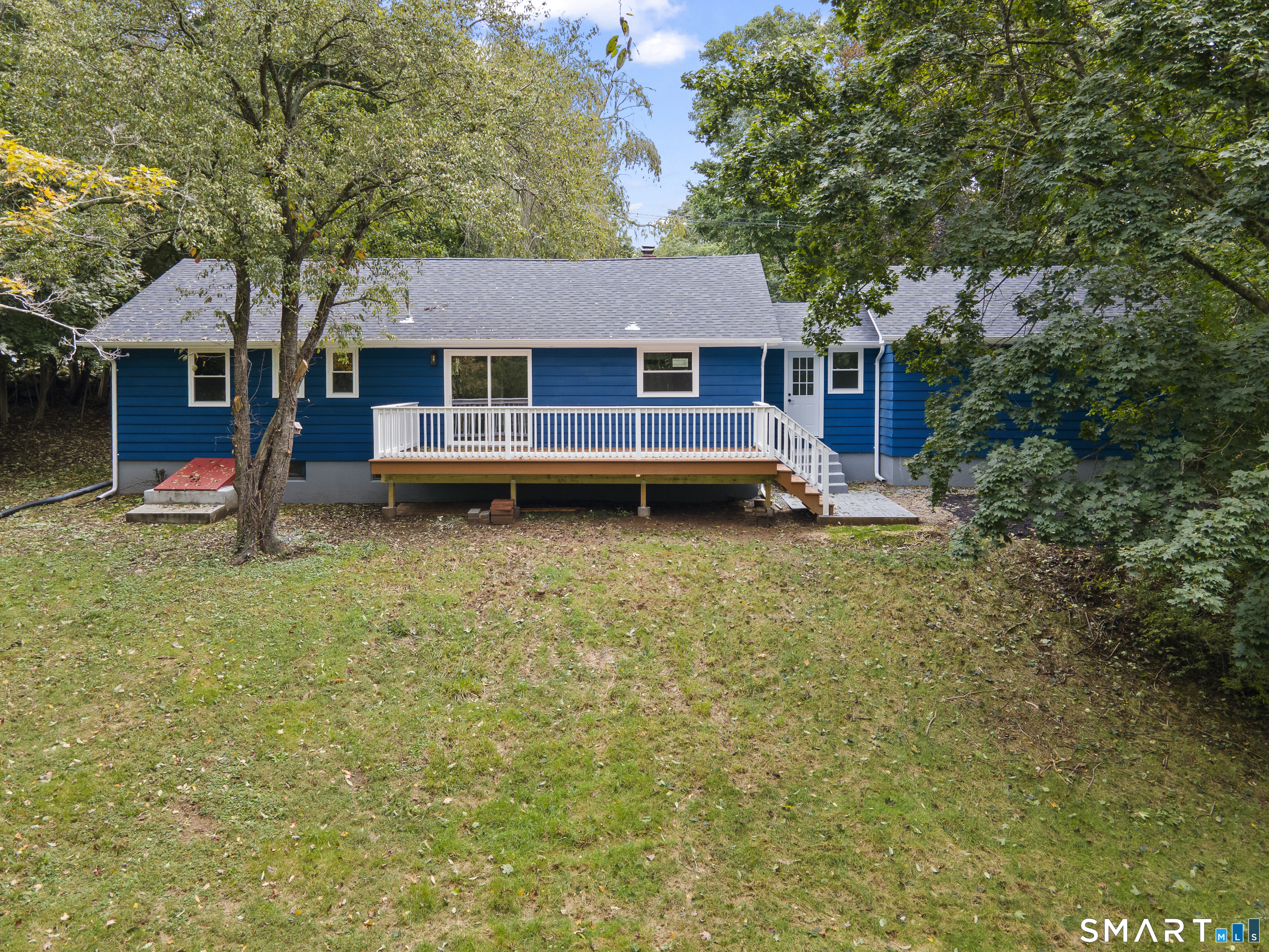 84 Plain Hill Road Norwich, CT 06360 - Photo 4 of 36 Gallery Image 4