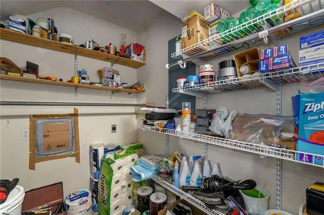 $699,999 | 2055 East 335th Road, Half Way, MO 65663