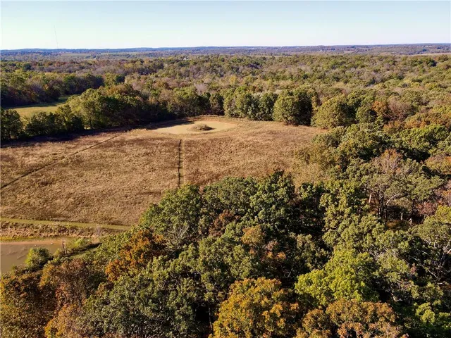 $699,999 | 2055 East 335th Road, Half Way, MO 65663