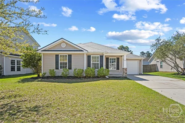 $1,900 | 29 Twin Oaks Place, Savannah, GA 31407