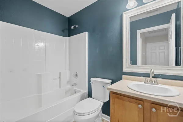 $1,900 | 29 Twin Oaks Place, Savannah, GA 31407