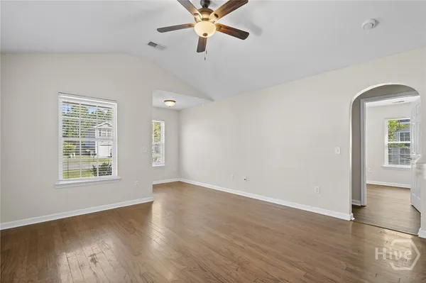 $1,900 | 29 Twin Oaks Place, Savannah, GA 31407