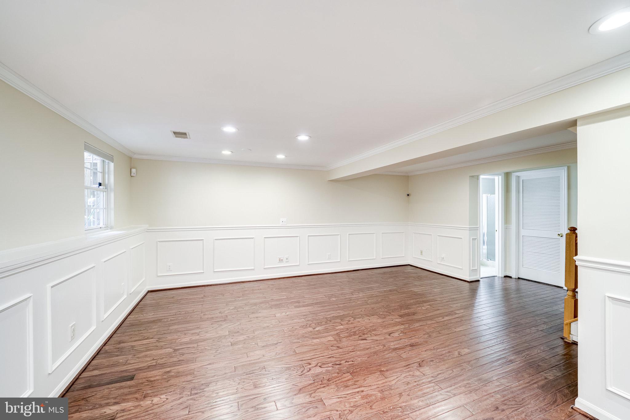 6007 Bingley Road Alexandria, VA 22315 - Photo 53 of 70 Hardwood flooring and recessed lights