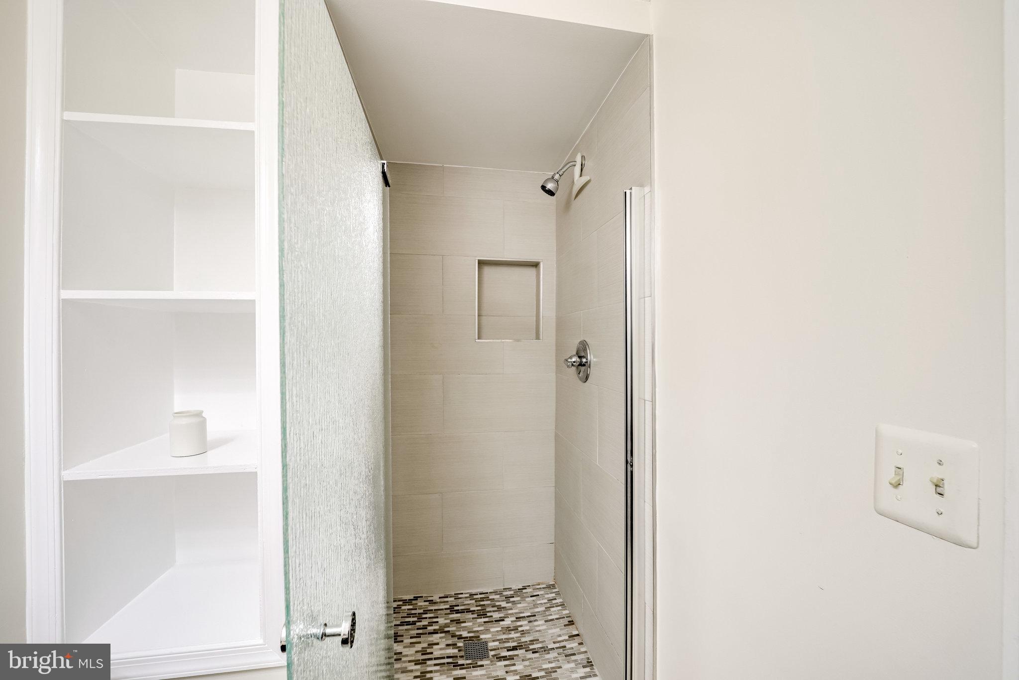 6007 Bingley Road Alexandria, VA 22315 - Photo 57 of 70 Beautiful tile in walk-in shower