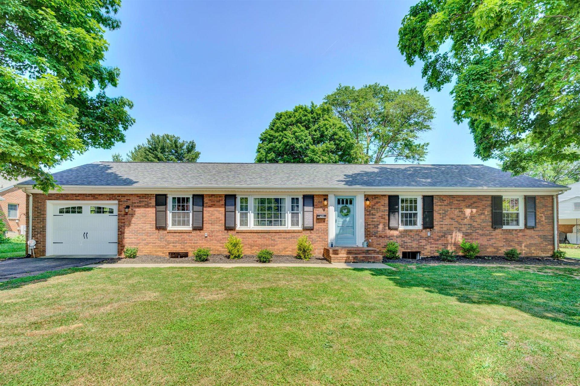 418 Highfield Road Salem, VA 24153 - Photo 1 of 43 418 Highfield Rd