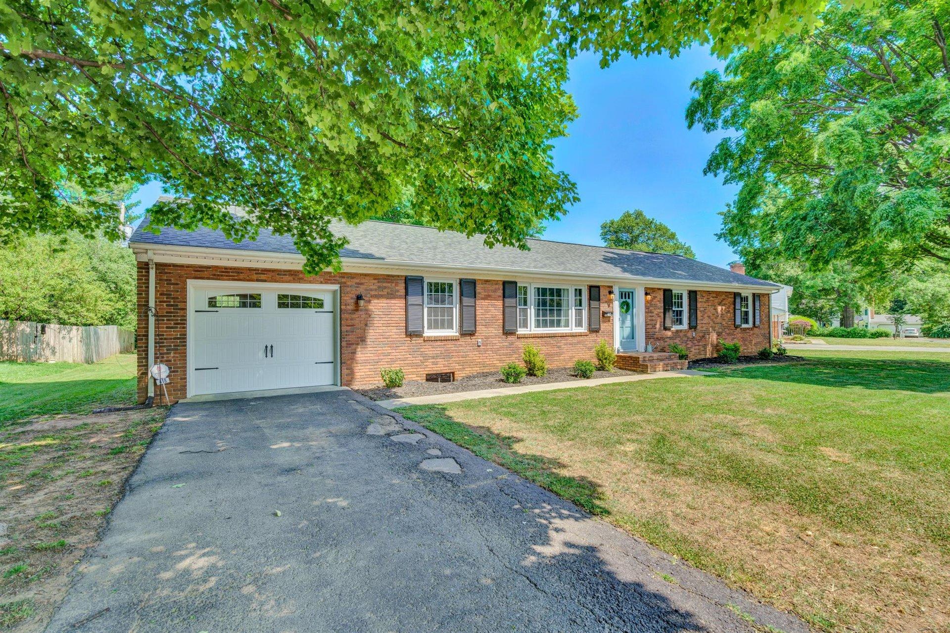 418 Highfield Road Salem, VA 24153 - Photo 2 of 43 Front View