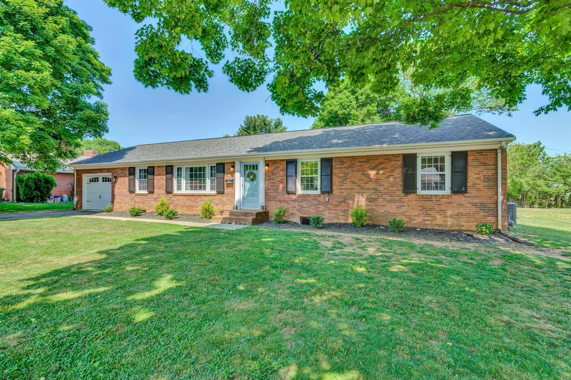418 Highfield Road Salem, VA 24153 - Photo 3 of 43 Front View