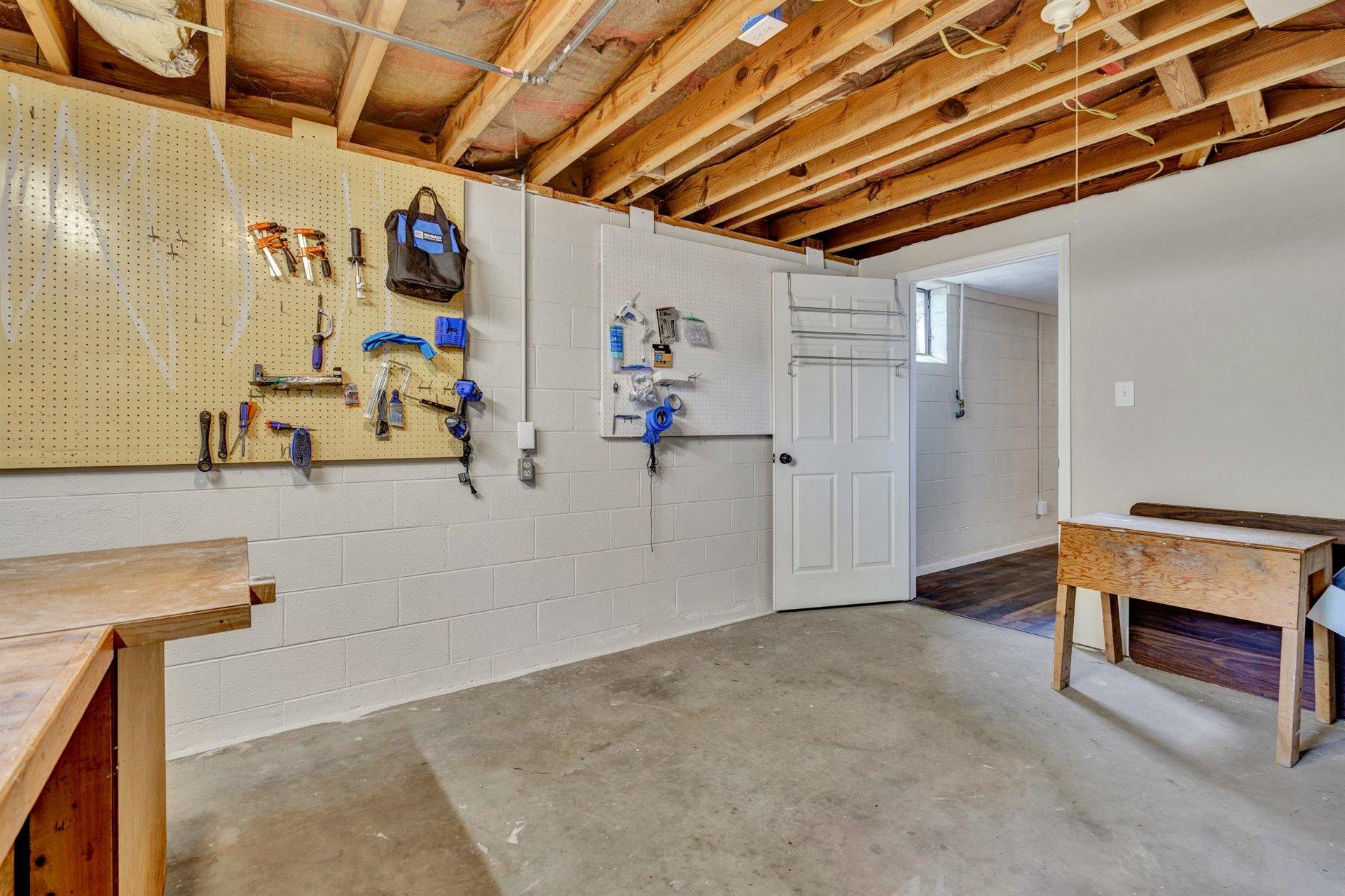 418 Highfield Road Salem, VA 24153 - Photo 33 of 43 Storage