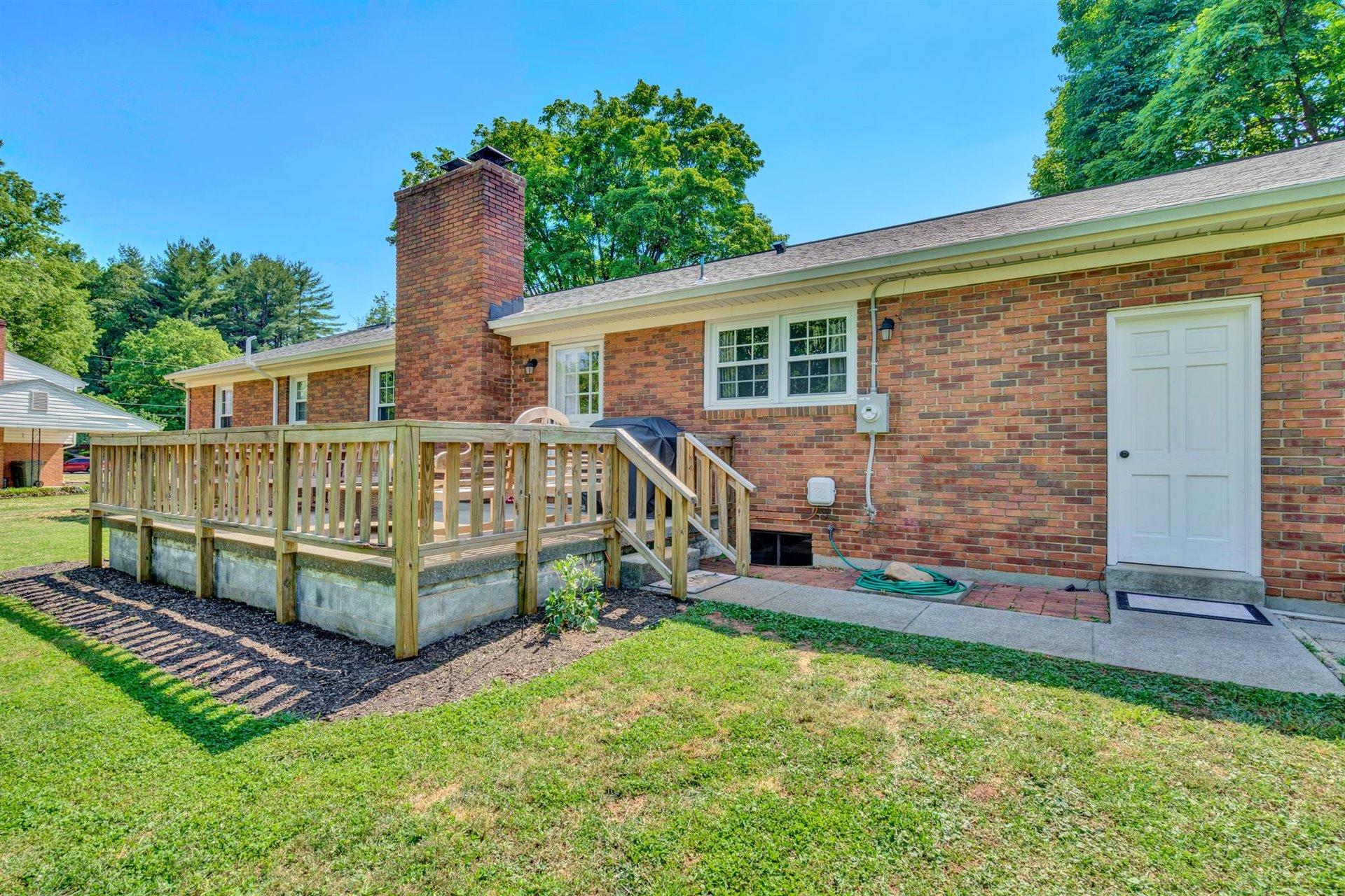 418 Highfield Road Salem, VA 24153 - Photo 37 of 43 Rear View