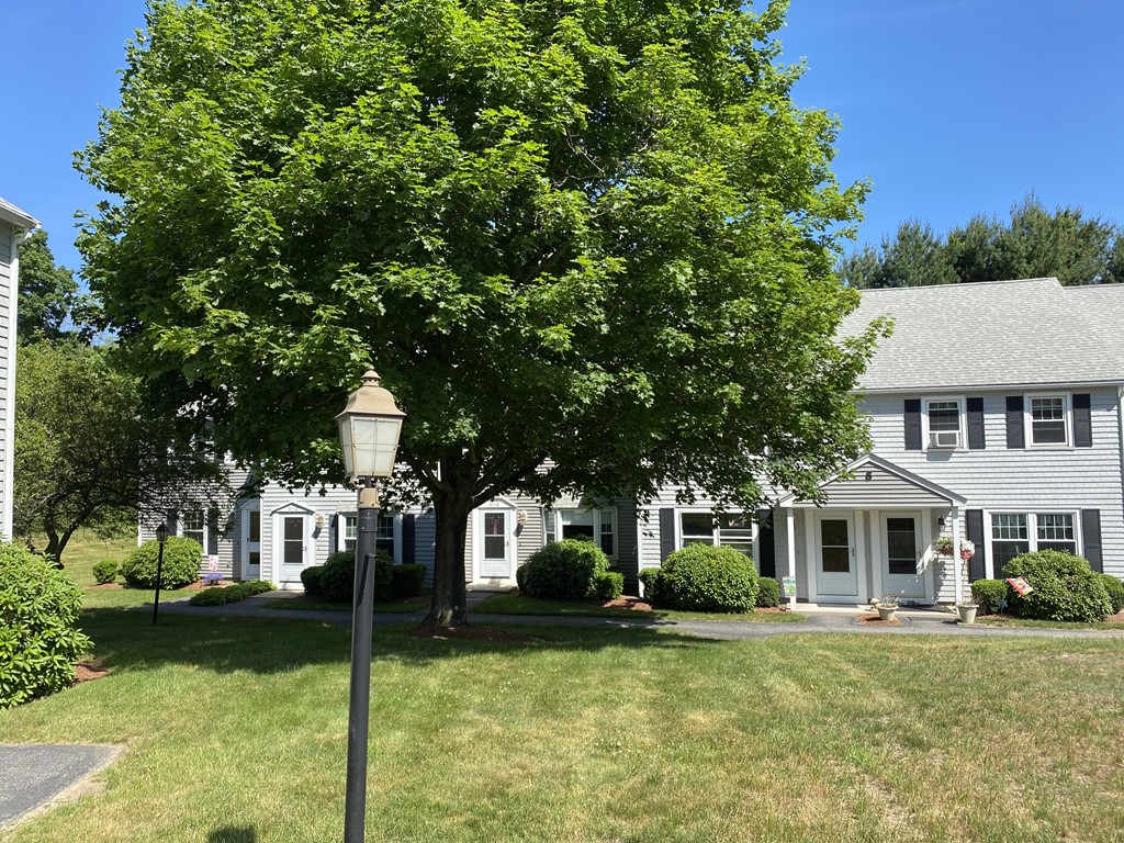 8 Tuck Farm Road, Unit 4 Auburn, MA 01501 - Photo 2 of 36 Gallery Image 2