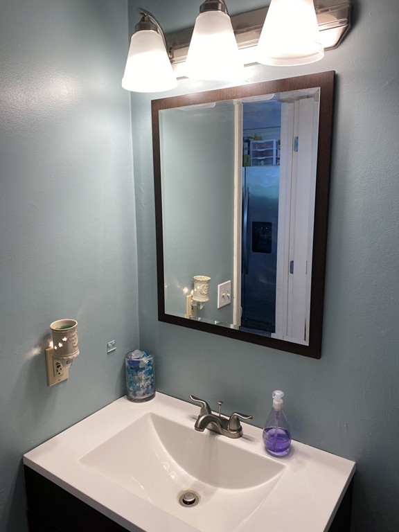 8 Tuck Farm Road, Unit 4 Auburn, MA 01501 - Photo 9 of 36 Gallery Image 9