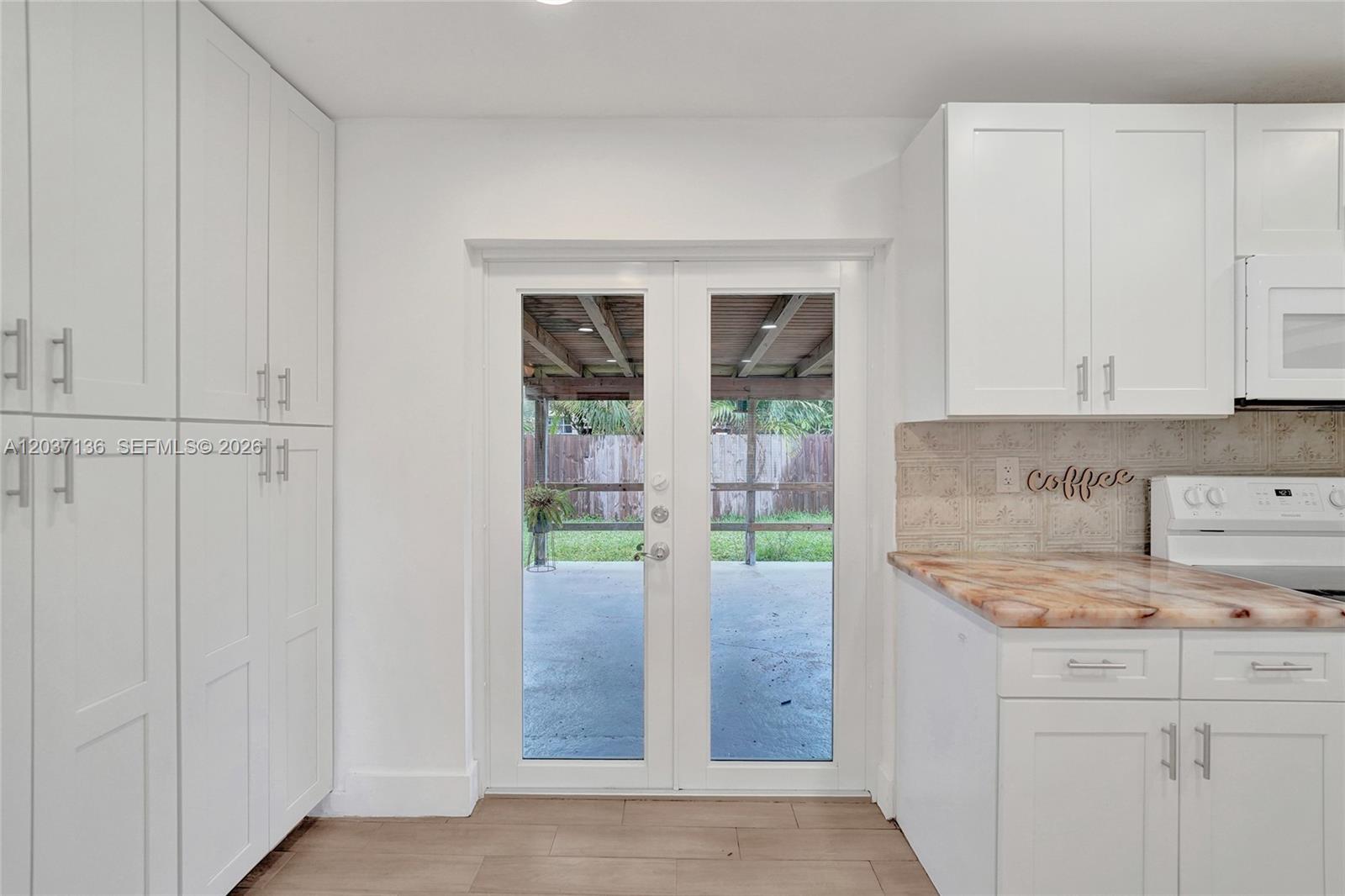 5701 Southwest 37th Street Davie, FL 33314 - Photo 18 of 73